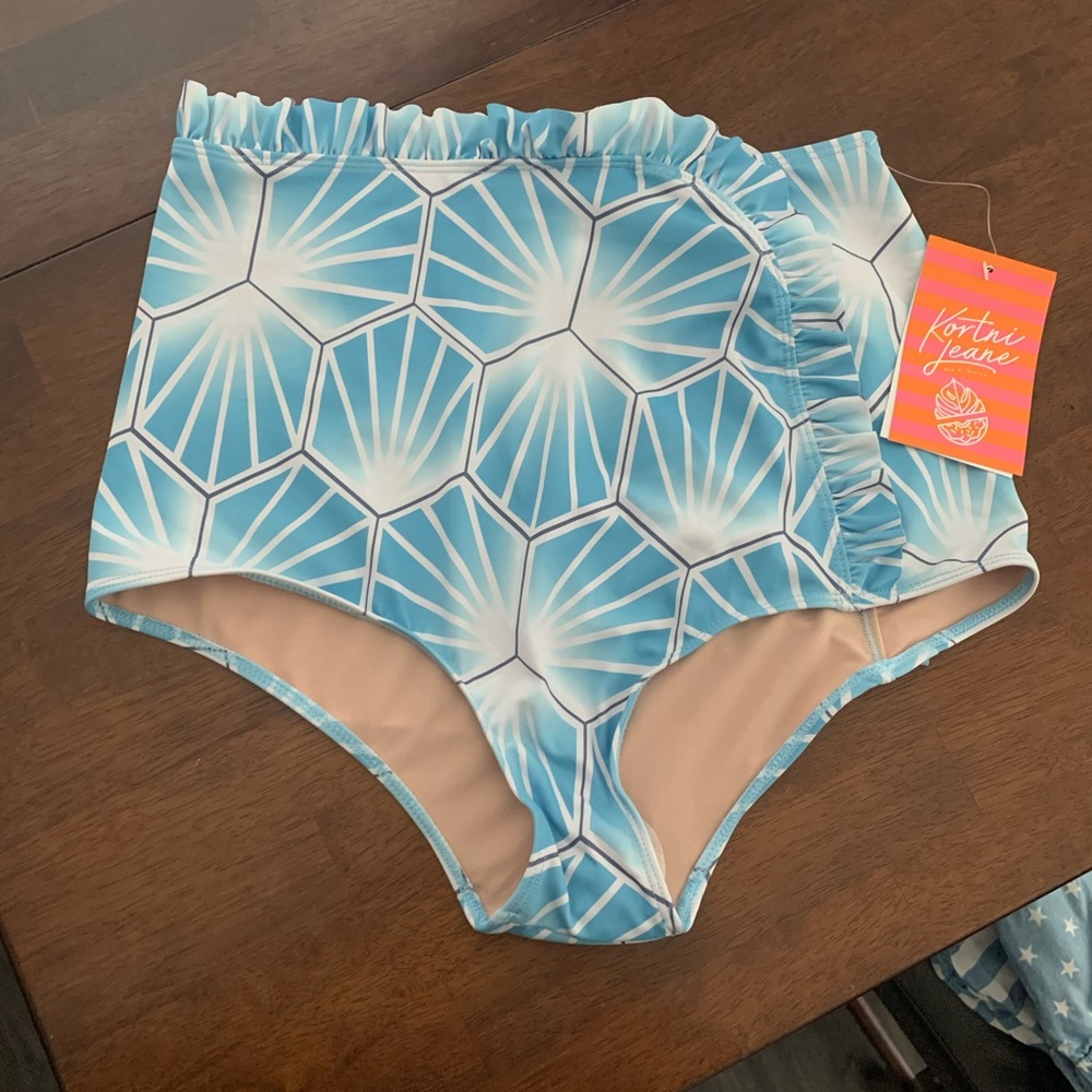 Kortni Jeane swim bottoms sz Large